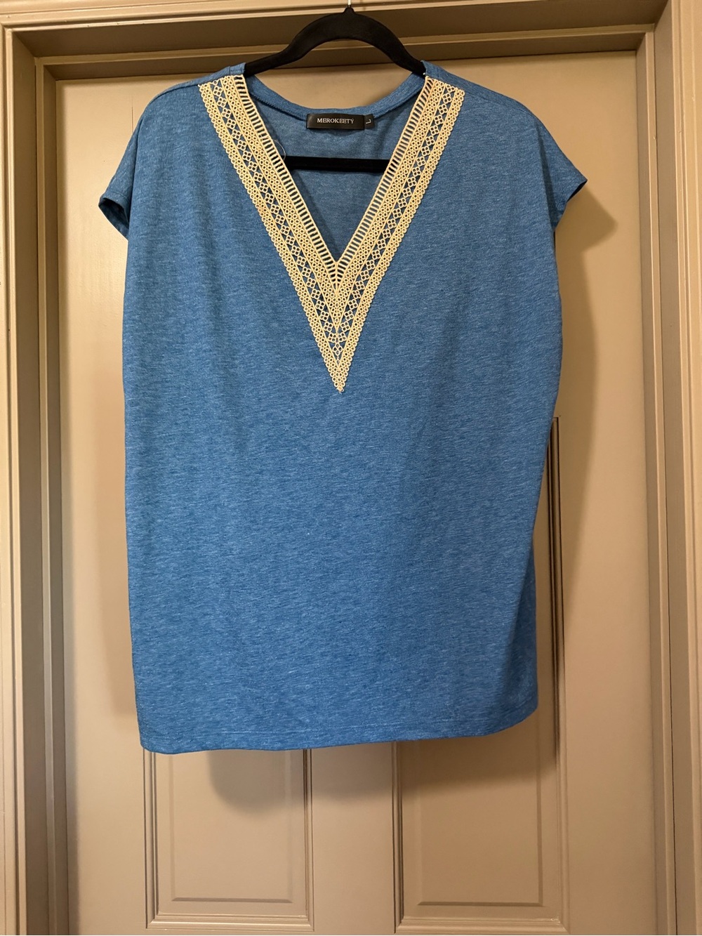 Merokeety Teal Blue Short-Sleeve V-Neck Top with Cream Crochet Trim
